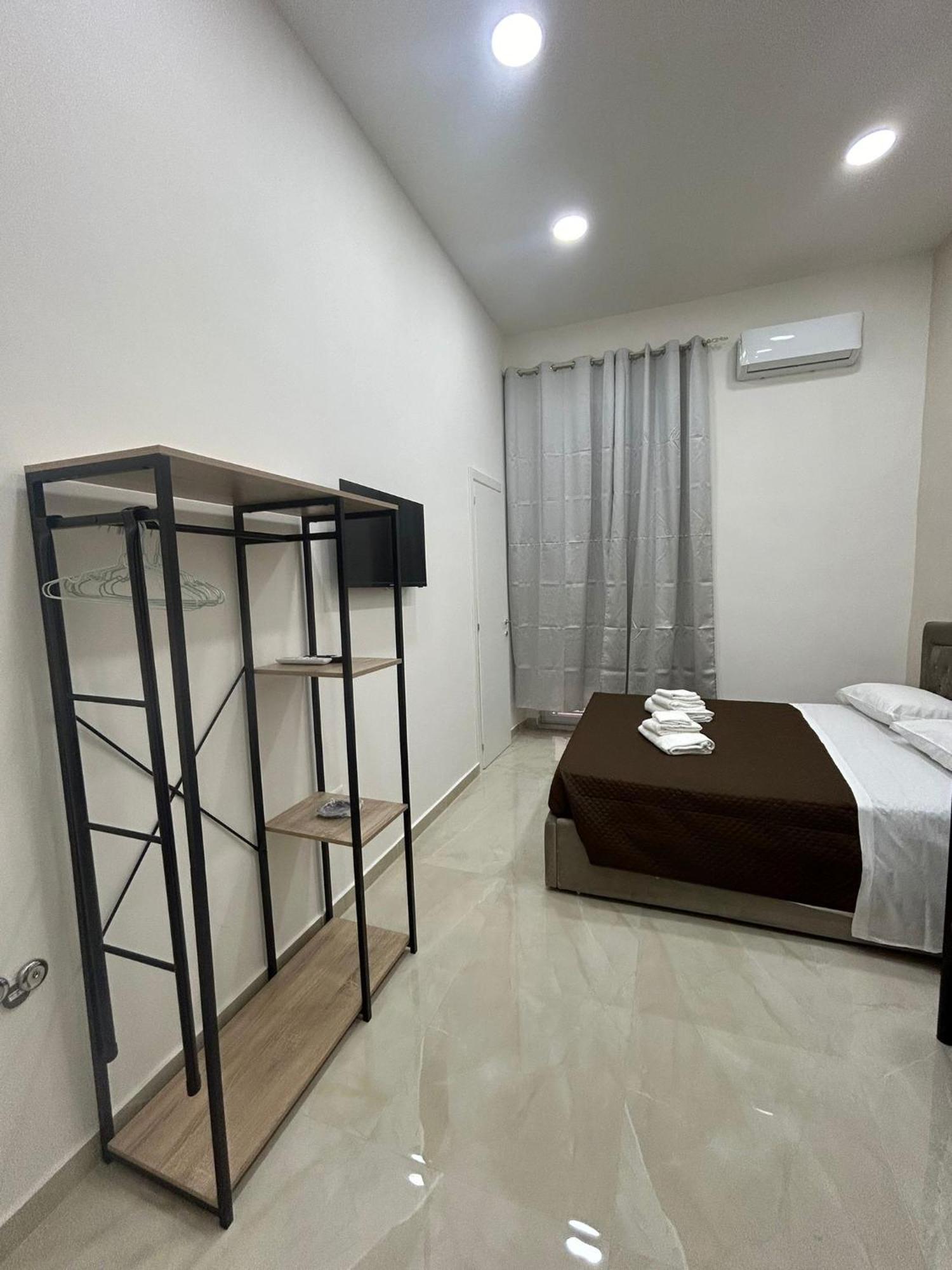 Luxury Rooms Carbonara 95 Naples Extérieur photo