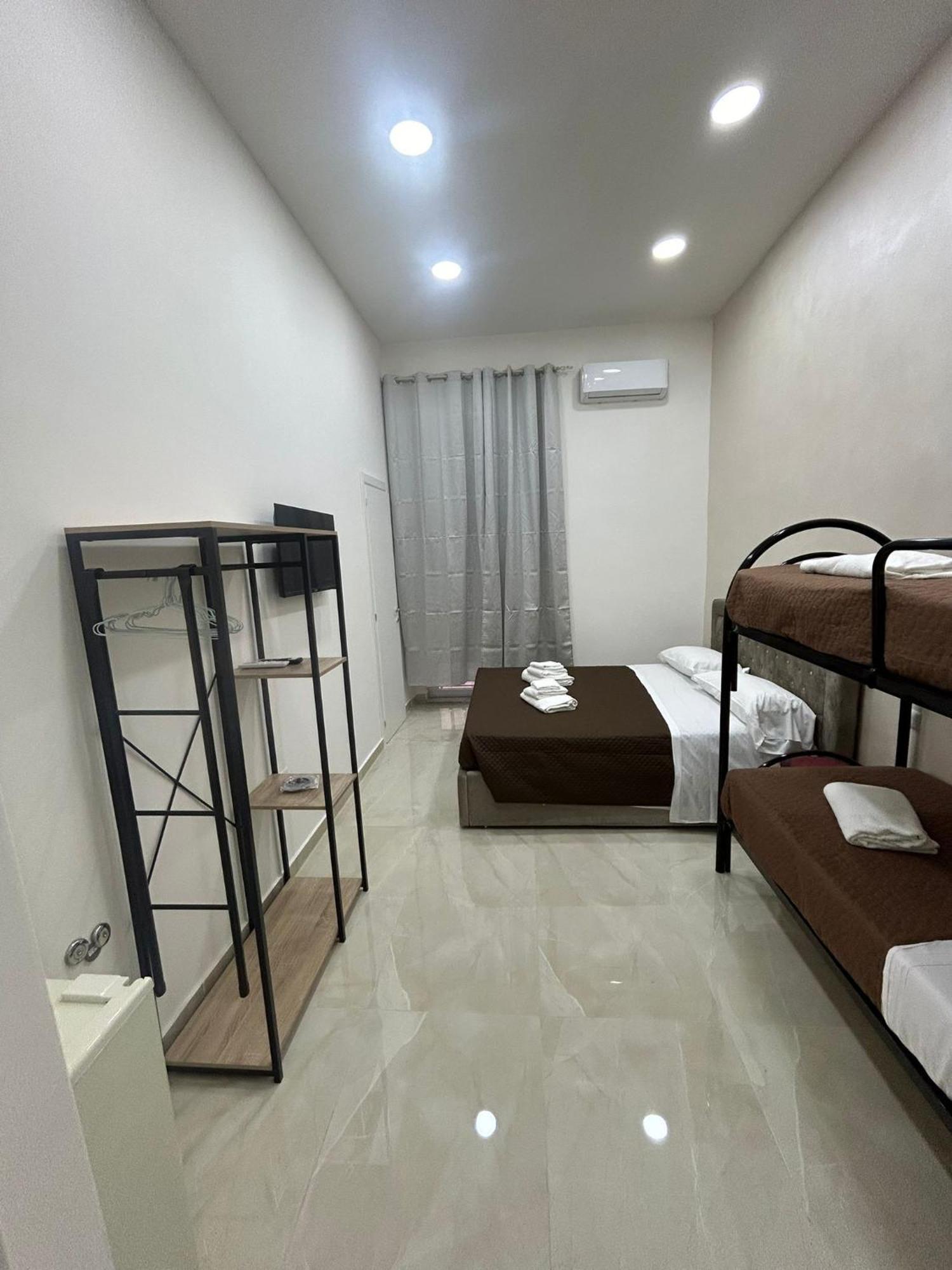Luxury Rooms Carbonara 95 Naples Extérieur photo